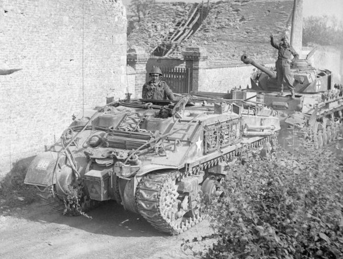 Diverses photos de la WWII - Page 10 Shermanarvpanzer4france